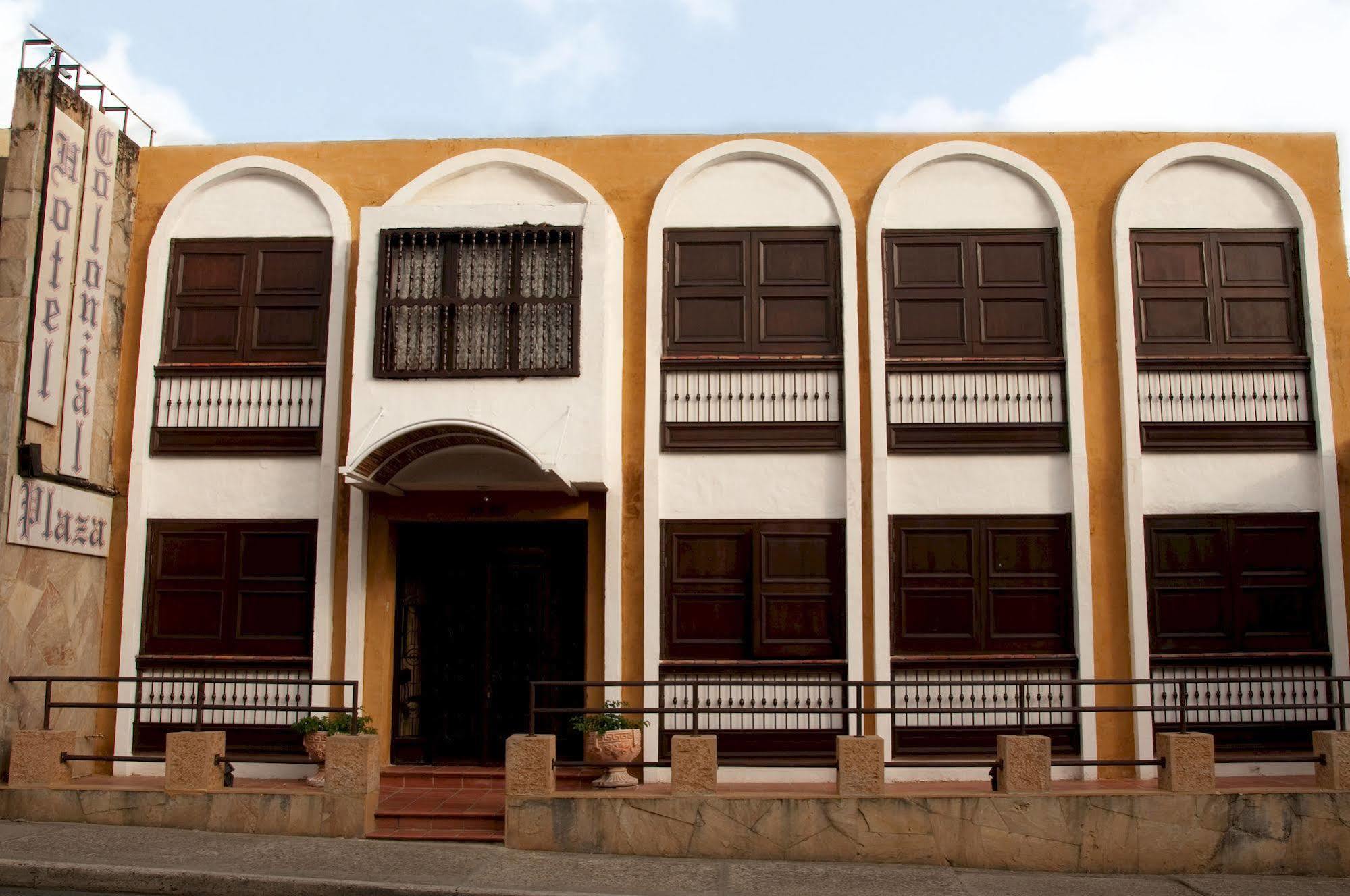Hotel Colonial Plaza Bucaramanga Exteriör bild